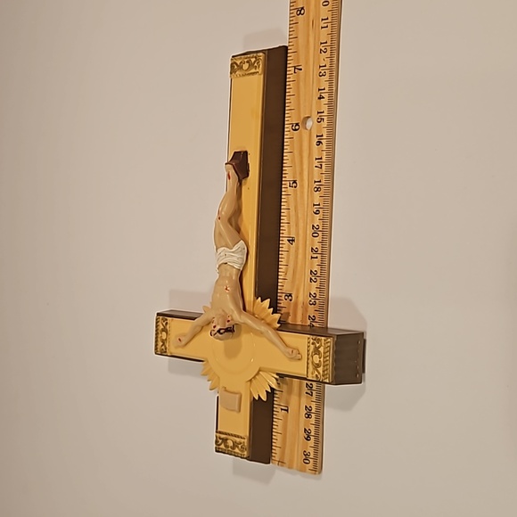 Vintage Resin INRI Holy Cross Spiritual Crucifix With Candles - Picture 9 of 11